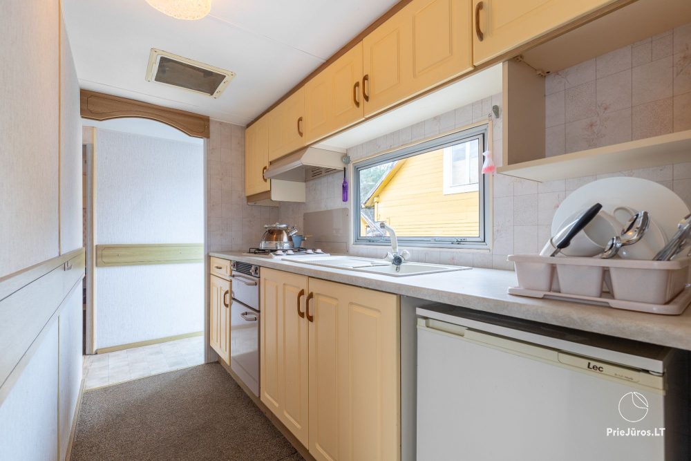 Holiday houses and rooms with amenities for rent