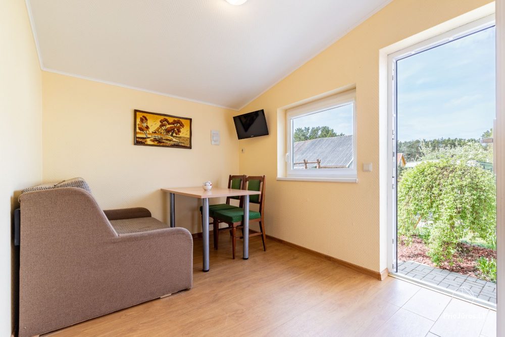 Holiday houses and rooms with amenities for rent