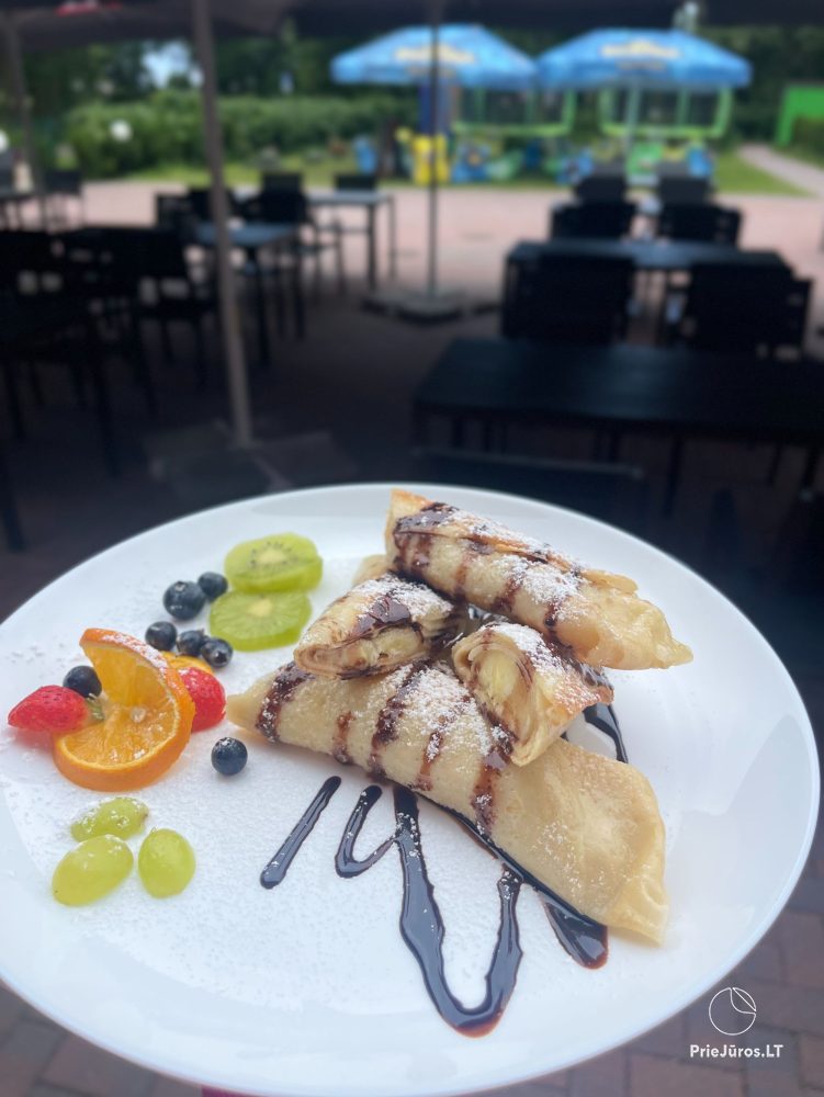 Family restobar "La Siesta" in Karklė, 69 m from the sea!