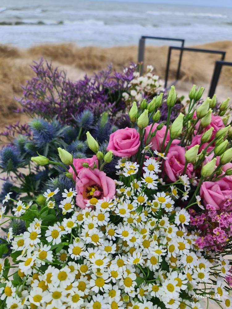 Flowers, gifts in Nida