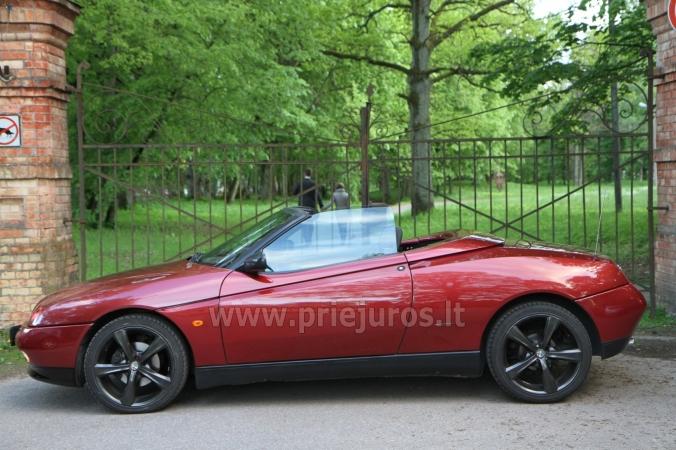 Italian cabriolets for rent without driver