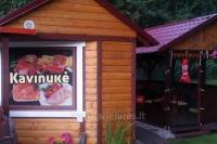 Летнее кафе в усадьбе Šturmų в Венте