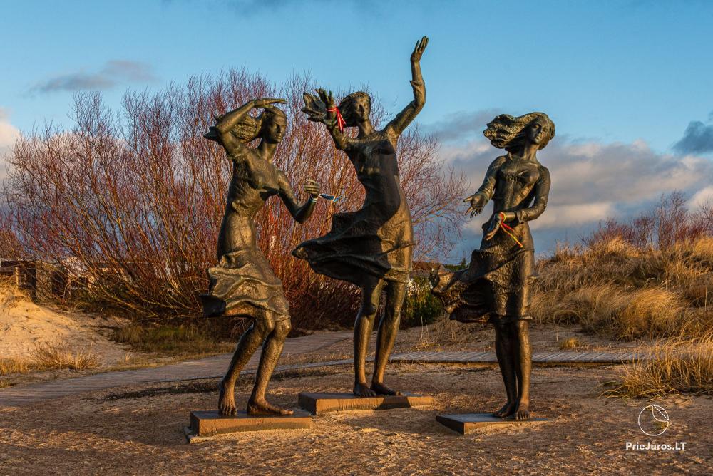 Sculpture "Fisherman's Daughters"