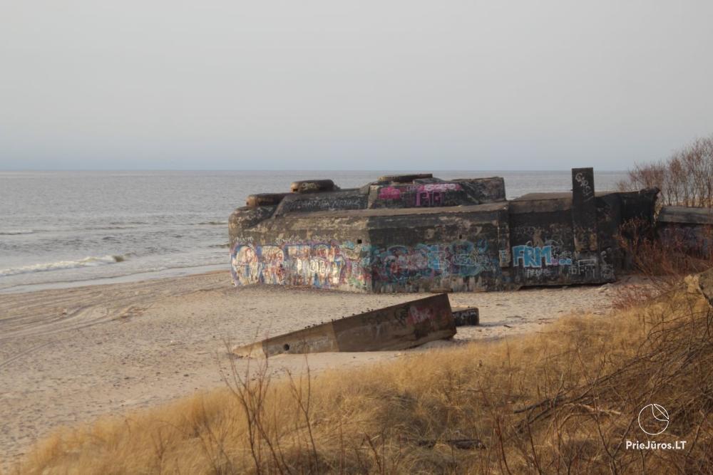 World War II battery (three dots) - 1