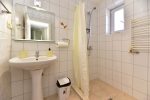 No. 203 Double room (2+1) on the II floor with a private shower and WC - 5