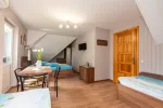 1 quadruple room with shared amenities on the second floor - 4