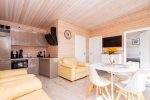 Cottage with yard and outdoor furniture in Sventoji - 2