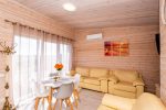 Cottage with yard and outdoor furniture in Sventoji - 4