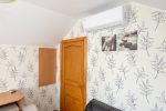 Двухкомнатная квартира для семьи с отдельной ванной комнатой на мансардном этаже (максимум 4 человека)