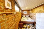 No. 9 RED BRICKS basement studio apartment. The apartment is intended for up to 2 persons. - 4