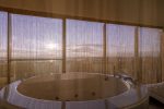 Apartment with Jacuzzi Prestige on the 22nd floor - 2